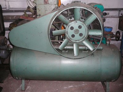 prodam-kompressory-dlya-sto-do-2-kub.m-min-otlichnoe-sostoyanie--c748-1363590121132678-1-big.jpg