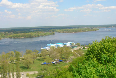 kanev-kanevskoe-vozhoxranilishhe-gora-shevchenka-muzej-shevchenka-mogila-shevchenka-pamyatnik-bronep-55e44a2ed5101.jpg